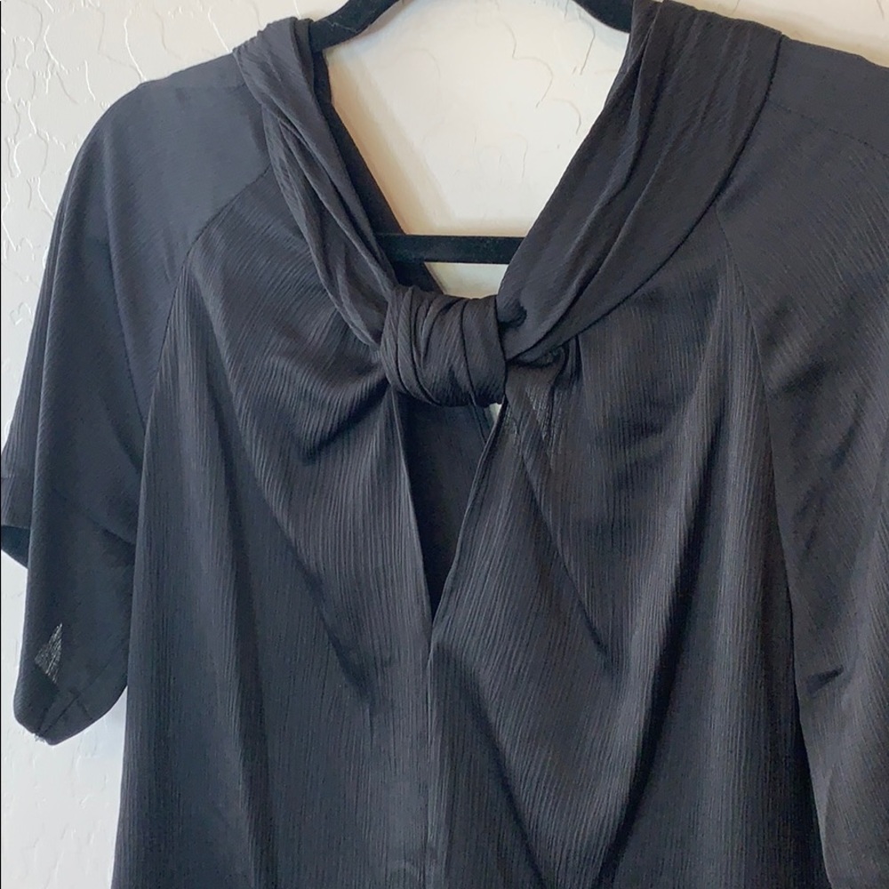 🖤Rachel Roy Black Blouse w/knot detail🖤